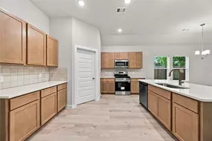 605 Burkett St, Dayton, TX 77535 - Photo 6