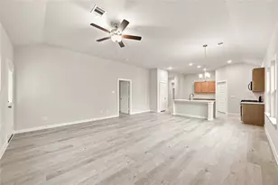 605 Burkett St, Dayton, TX 77535 - Photo 4