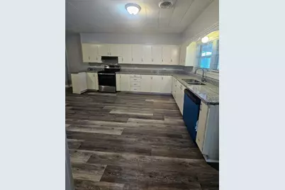 132 W Texaco Avenue, West Columbia, TX 77486 - Photo 6