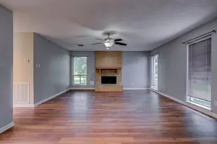 16023 Havenhurst Dr, Houston, TX 77059 - Photo 6