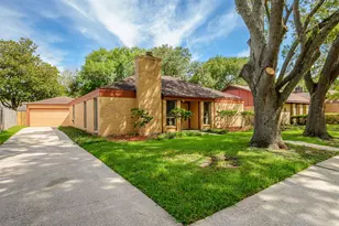 16023 Havenhurst Dr, Houston, TX 77059 - Photo 2