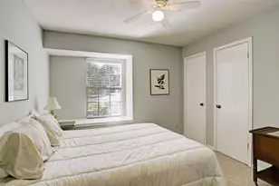 12 Fairmeade Bend Dr, The Woodlands, TX 77381 - Photo 16