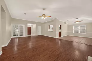 2743 N Larkspur Cir, Pearland, TX 77584 - Photo 2