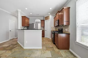 7 Maple Mill Ct, Conroe, TX 77301 - Photo 6