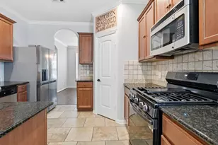 7 Maple Mill Ct, Conroe, TX 77301 - Photo 8