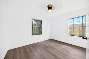 9211 Clearway Dr, Houston, TX 77033 - Photo 28