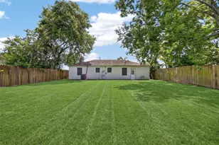 9211 Clearway Dr, Houston, TX 77033 - Photo 32