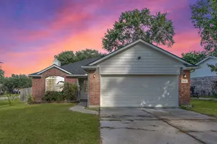 10486 Twin Circles Dr, Montgomery, TX 77356 - Photo 2