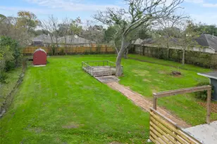 206 Texas Ave, League City, TX 77573 - Photo 18