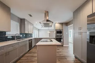 1623 Cherry Ridge Dr, Houston, TX 77077 - Photo 8