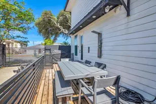2401 33rd St, Galveston, TX 77550 - Photo 44
