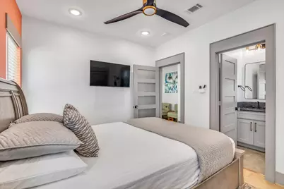 2401 33rd Street, Galveston, TX 77550 - Photo 36