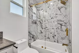 2401 33rd St, Galveston, TX 77550 - Photo 34