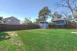 910 King St, Houston, TX 77022 - Photo 32