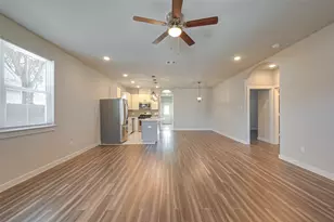 910 King St, Houston, TX 77022 - Photo 8