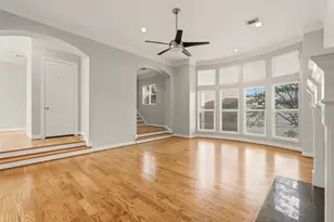 822 Stuart St, Houston, TX 77006 - Photo 14