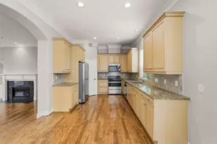 822 Stuart St, Houston, TX 77006 - Photo 10