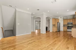 822 Stuart St, Houston, TX 77006 - Photo 8
