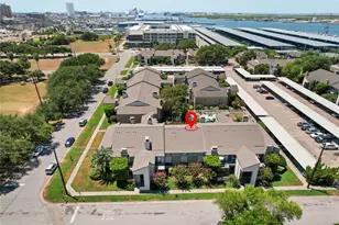 7063 N Holiday Dr, Galveston, TX 77550 - Photo 22