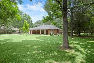 2418 Pebble Lake Dr, Magnolia, TX 77354 - Photo 2