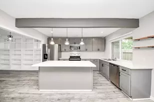 9638 Ravensworth Dr, Houston, TX 77031 - Photo 12