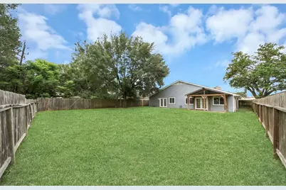 9638 Ravensworth Drive, Houston, TX 77031 - Photo 34