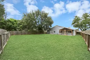 9638 Ravensworth Dr, Houston, TX 77031 - Photo 34