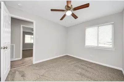 9638 Ravensworth Drive, Houston, TX 77031 - Photo 28