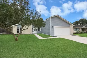 9638 Ravensworth Dr, Houston, TX 77031 - Photo 2