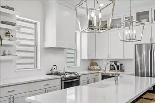 852 Fisher St, Houston, TX 77018 - Photo 10