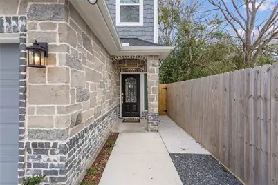 9215 Noel Street, Houston, TX 77033 - Photo 2