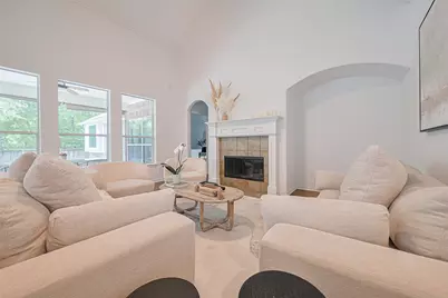 157 E Frontera Circle, The Woodlands, TX 77382 - Photo 8