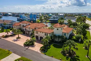 215 Sampan Dr, Galveston, TX 77554 - Photo 1