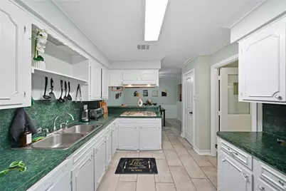 8822 Ryton Lane, Houston, TX 77088 - Photo 24