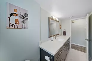 8822 Ryton Ln, Houston, TX 77088 - Photo 14