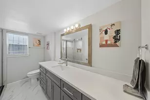 8822 Ryton Ln, Houston, TX 77088 - Photo 12