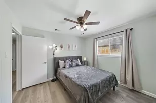 8822 Ryton Ln, Houston, TX 77088 - Photo 10