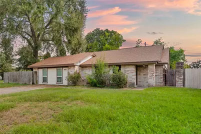 8822 Ryton Lane, Houston, TX 77088 - Photo 2
