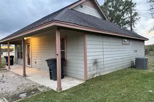 209 6th St, Dobbin, TX 77333 - Photo 2