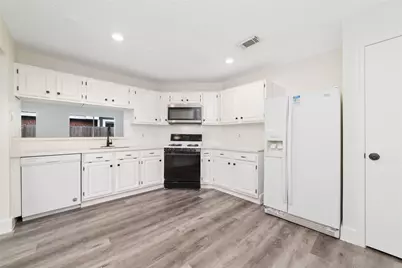 2311 Pebbledown Circle, Sugar Land, TX 77478 - Photo 10