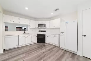 2311 Pebbledown Circle, Sugar Land, TX 77478 - Photo 10