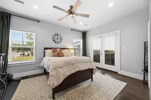 1565 W 22nd St, Houston, TX 77008 - Photo 28