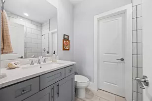 1565 W 22nd St, Houston, TX 77008 - Photo 26