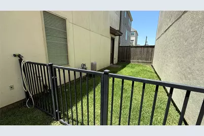 10906 Brookeshire Chase Lane, Houston, TX 77043 - Photo 40