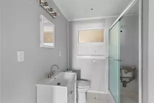 126 W Grenfell Ln, Houston, TX 77076 - Photo 8