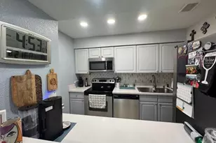 6928 Lasker Dr, Galveston, TX 77551 - Photo 10