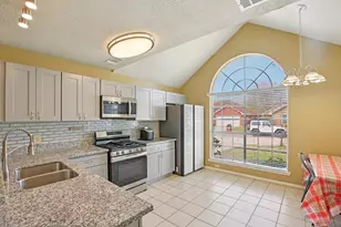 4718 Stonebridge St, Baytown, TX 77521 - Photo 8