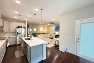 10947 Cannes Memorial Dr, Houston, TX 77043 - Photo 6