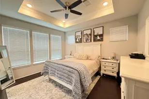 10947 Cannes Memorial Dr, Houston, TX 77043 - Photo 8