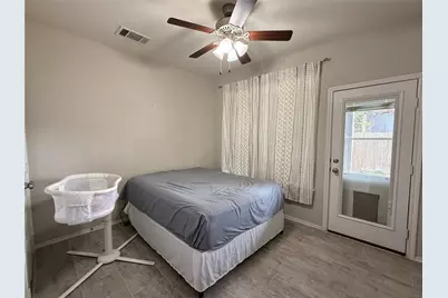 10947 Cannes Memorial Drive, Houston, TX 77043 - Photo 4